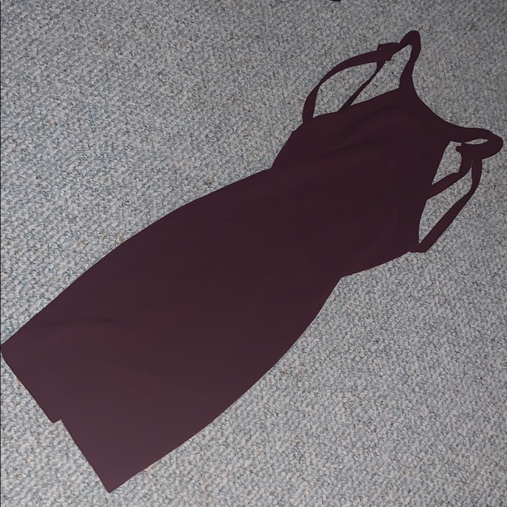 Fitted maroon dress